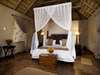 Hlosi Game Lodge - Bedroom